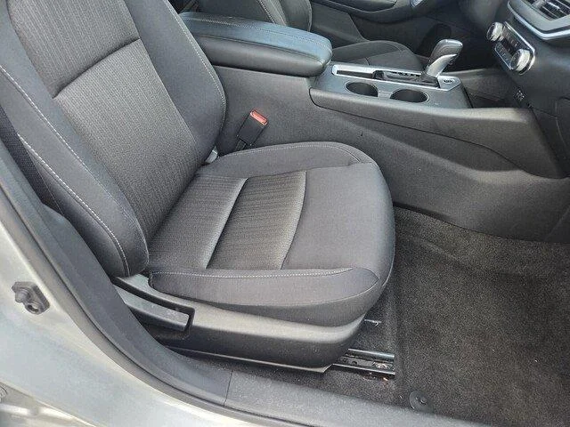 Used 2025 Brilliant Silver Metallic Nissan SV image 31