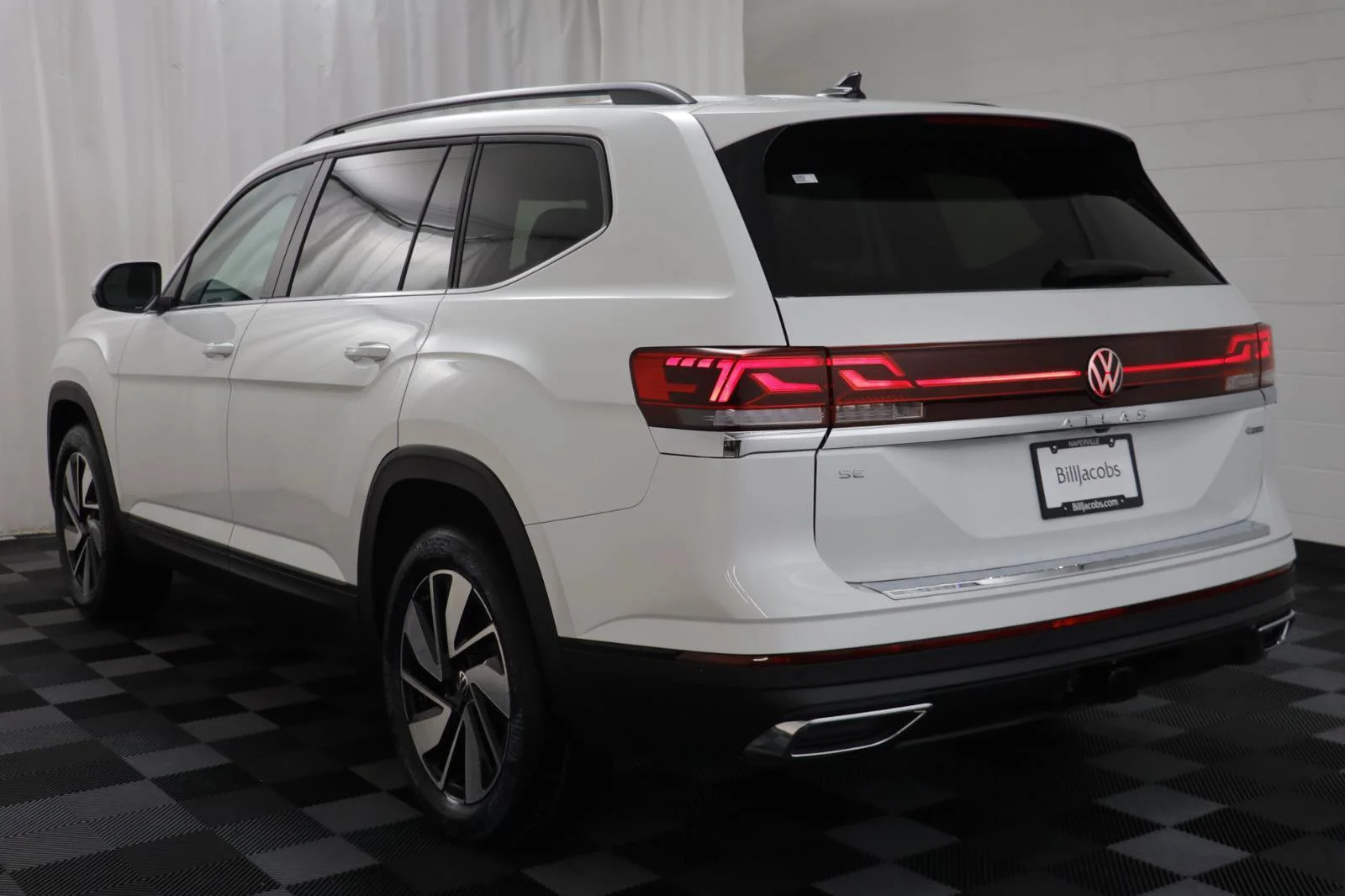 2026 Volkswagen Atlas SE w/Tech - Photo 15