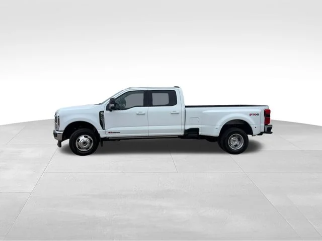 Used 2025 White Ford XL image 3