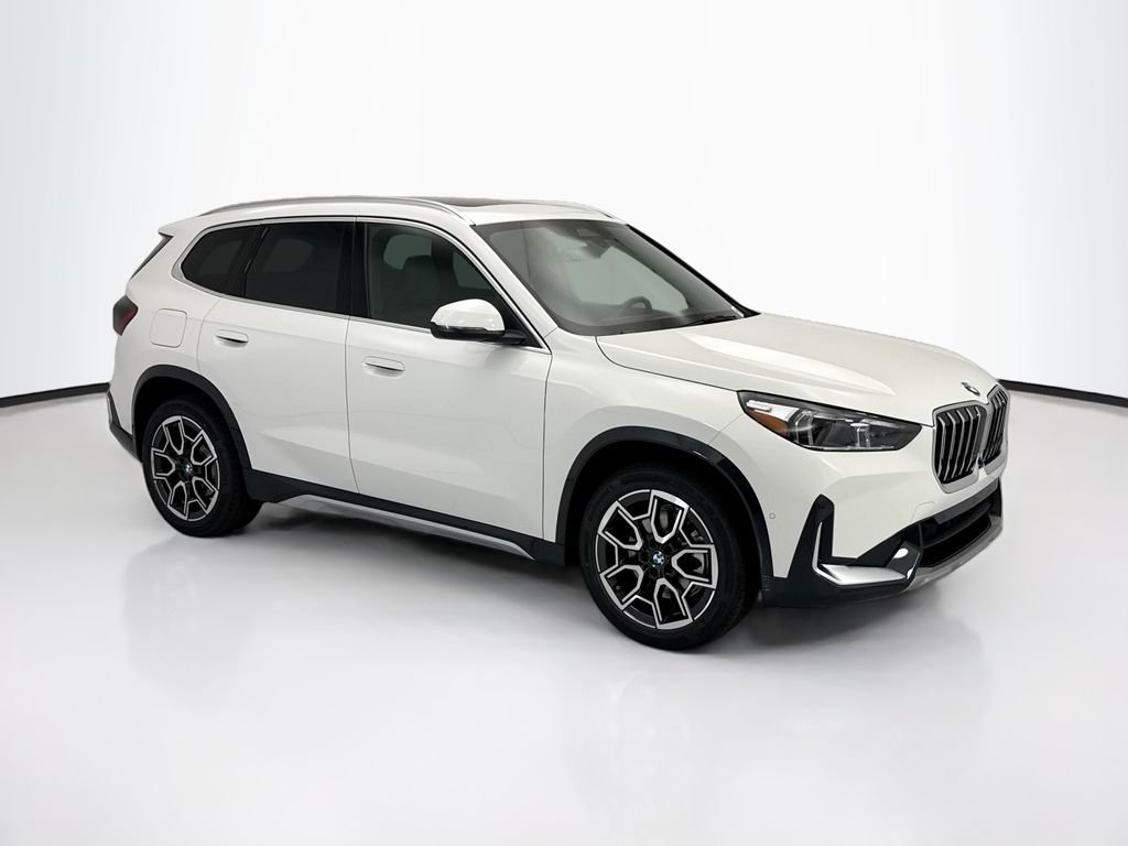 New 2026 Alpine White BMW xDrive28i image 3