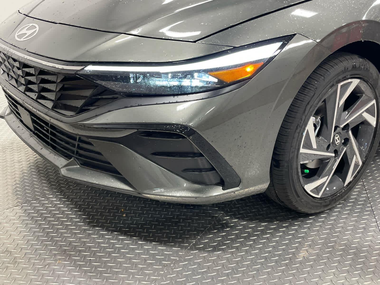 New 2026 Amazon Gray Hyundai Limited image 15