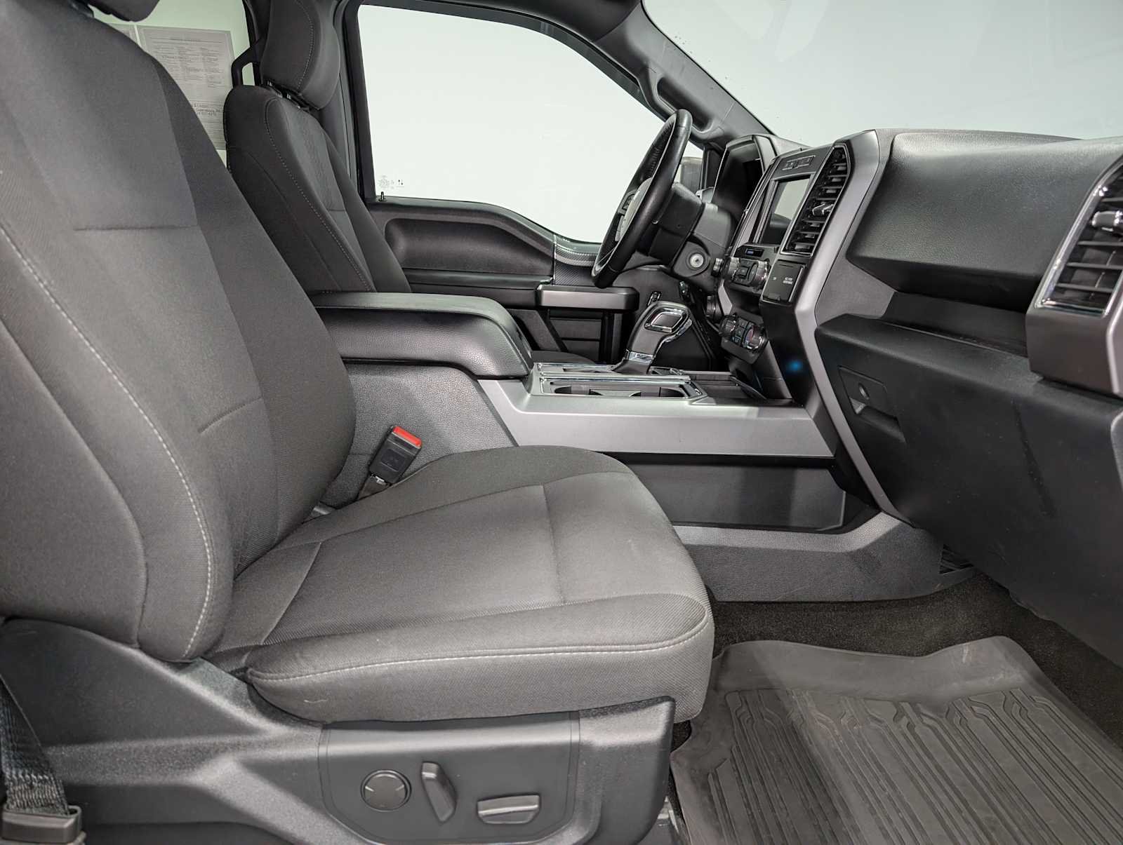 Used 2020 Agate Black Ford XLT image 44