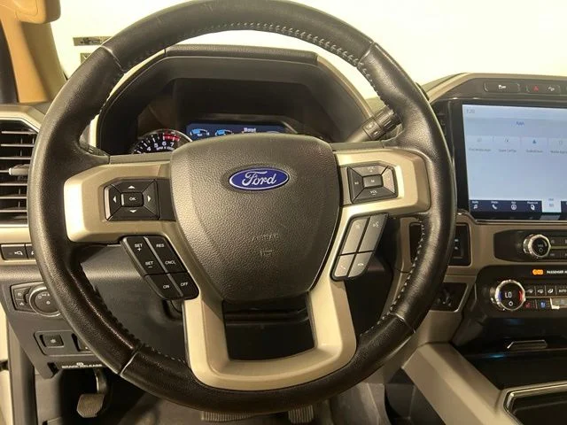 Used 2022 White Ford Lariat image 17