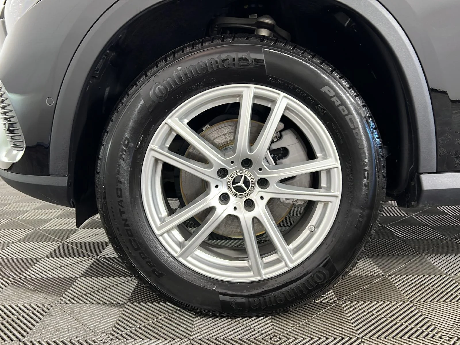 Used 2023 Black Mercedes-Benz GLC 300 image 25