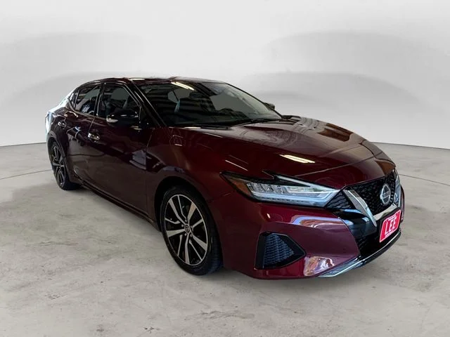 Used 2021 Red Nissan SV image 8