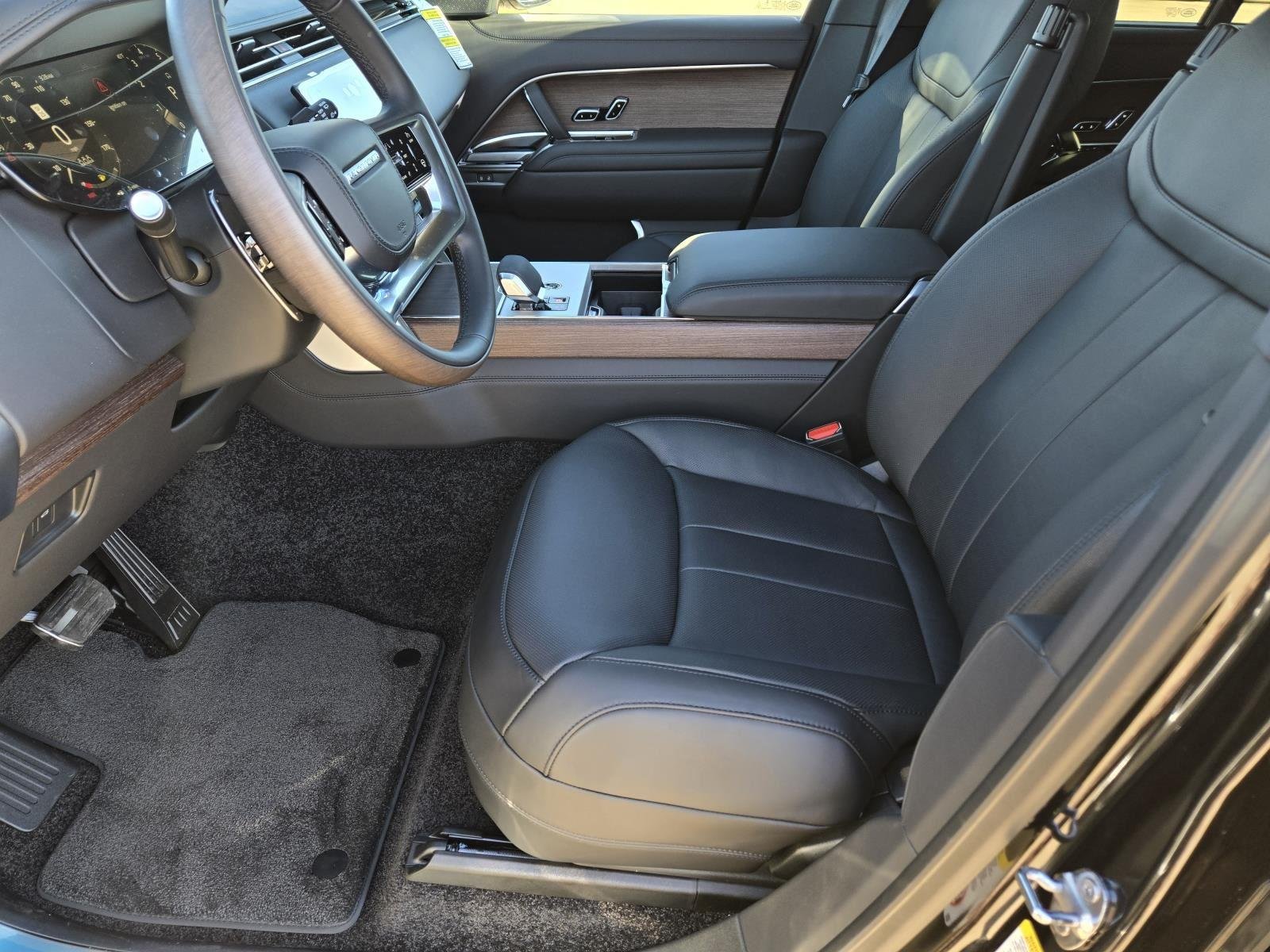 New 2026 Santorini Black LAND ROVER  image 16