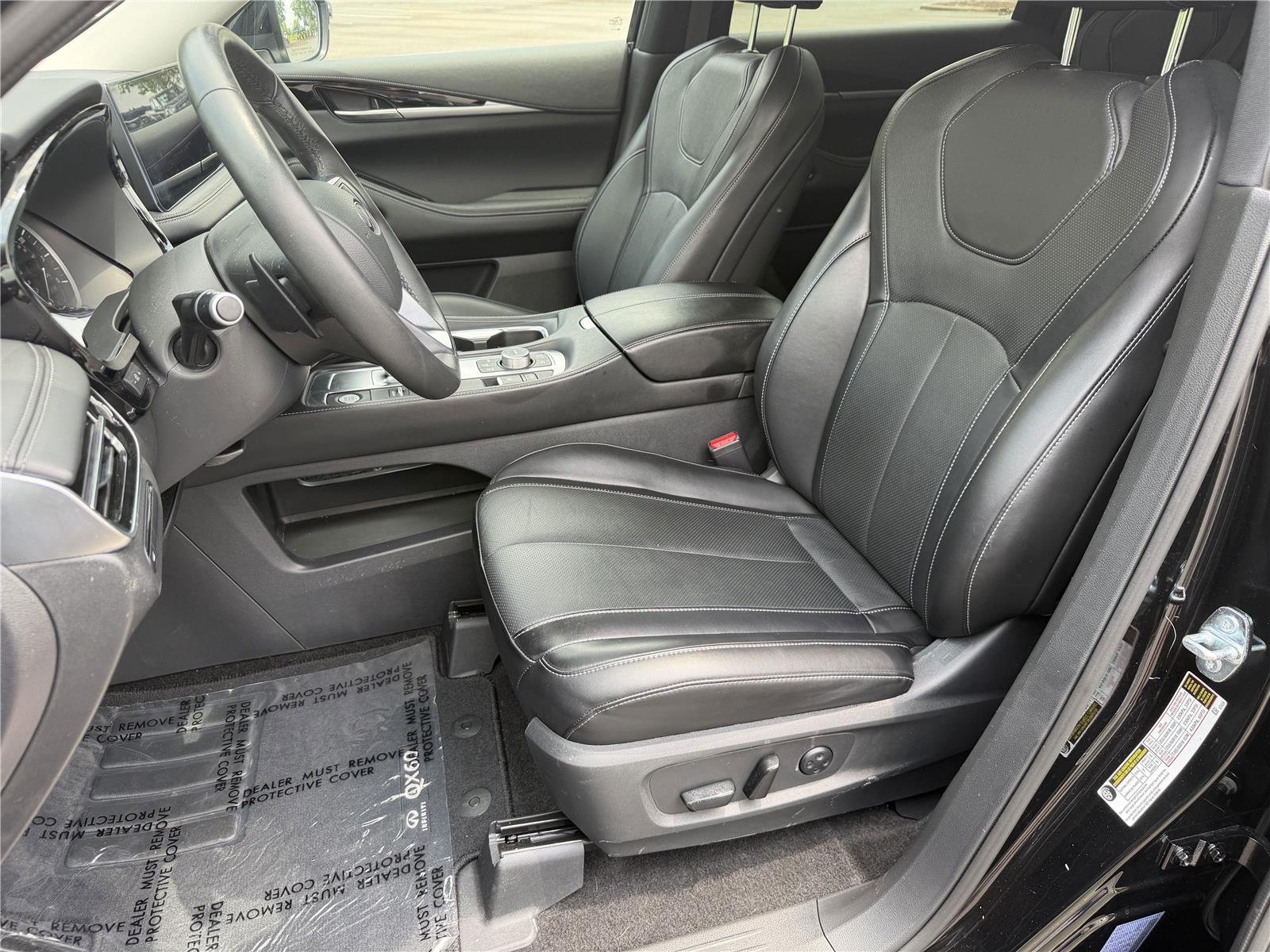 Used 2025 Mineral Black INFINITI PURE image 19