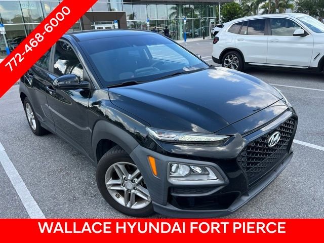 Used 2021 Black Hyundai SE image 3