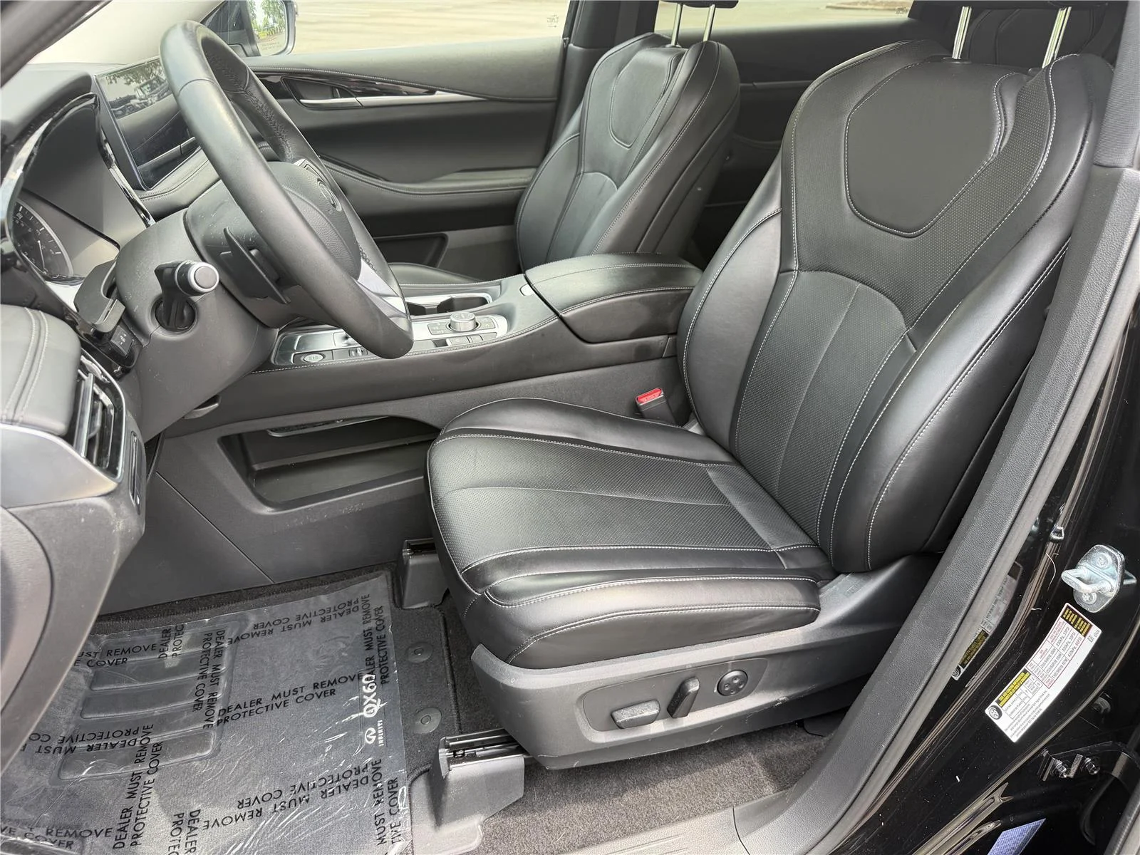 Certified Used 2025 Mineral Black INFINITI PURE image 19