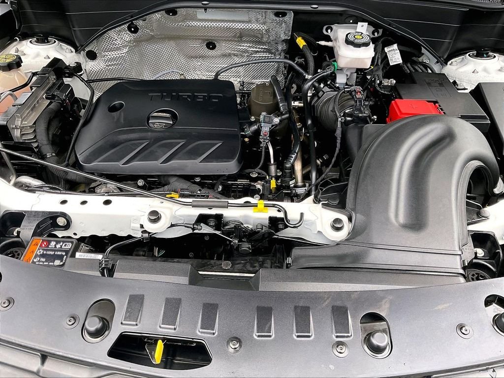 Used 2024 White Chevrolet LT image 28