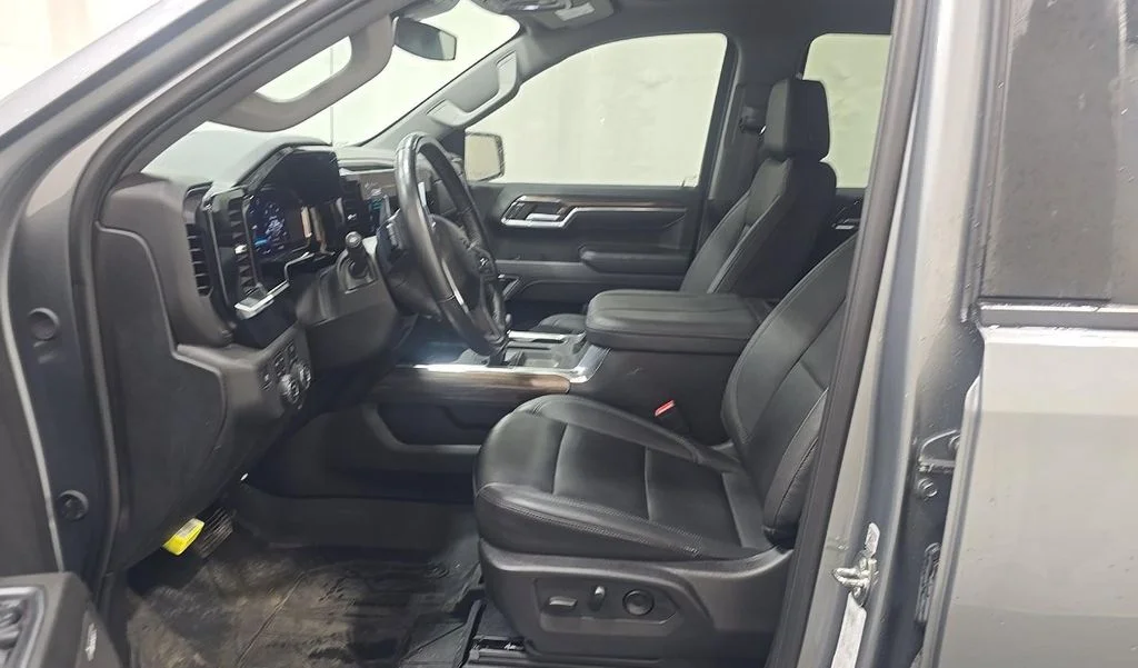 Used 2024 Gray Chevrolet RST image 7