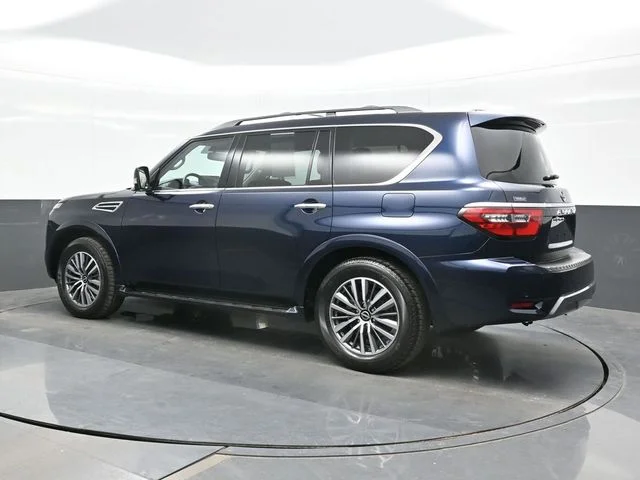 Used 2023 Blue Nissan SL image 3