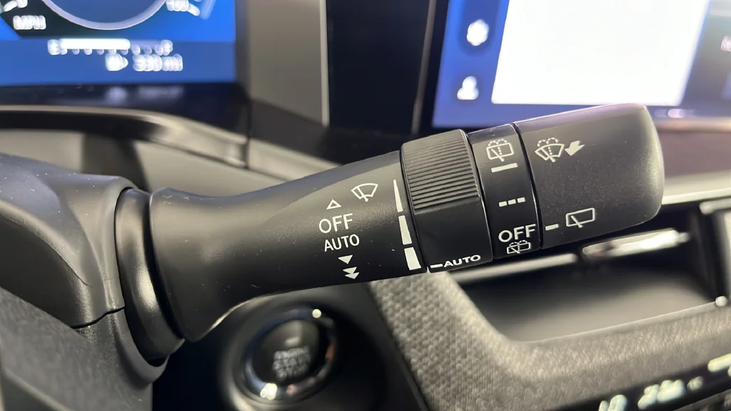 New 2026 White Subaru Premium image 27