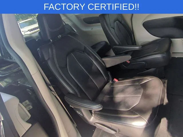 Used 2023 Black Chrysler Touring L image 32