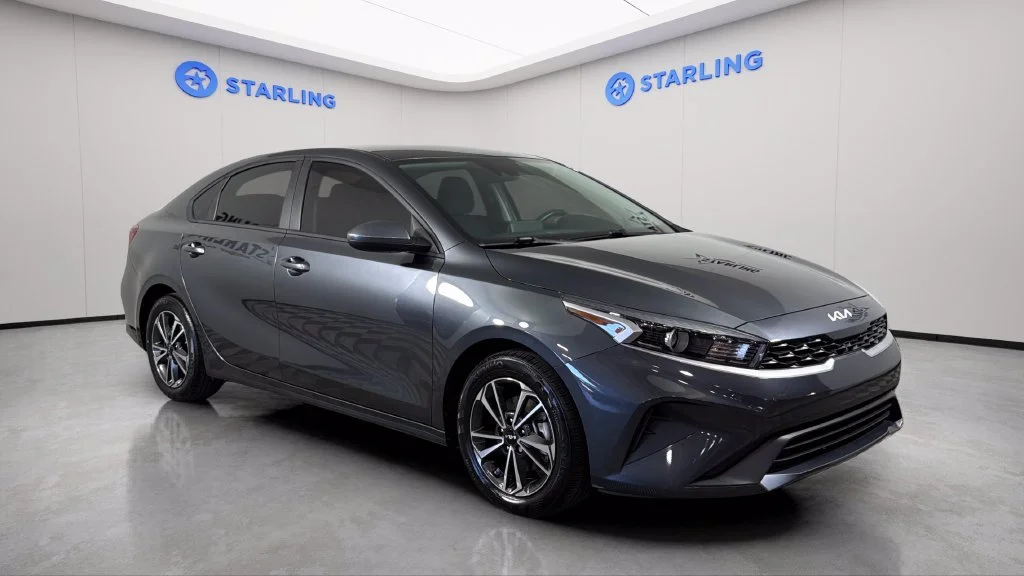 Used 2024  Kia LXS image 14
