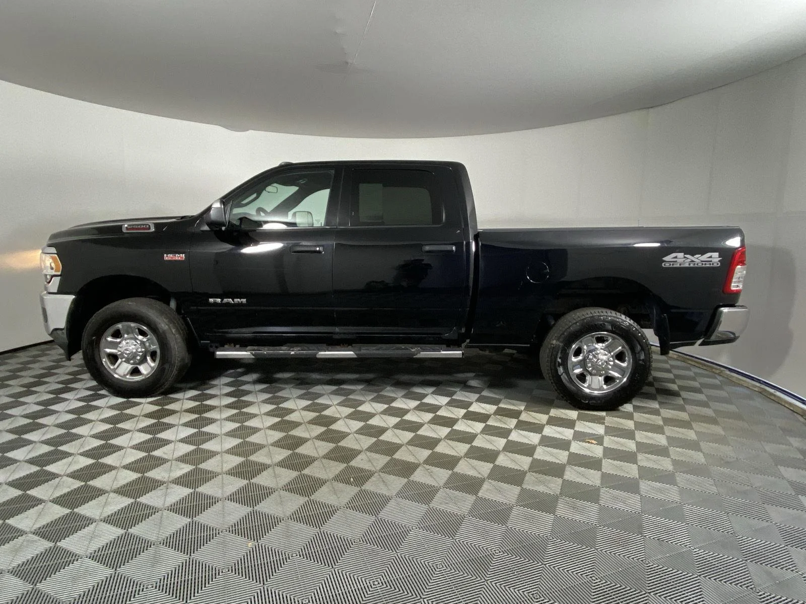 Used 2021 Diamond Black Crystal Pearlcoat Ram Tradesman image 4