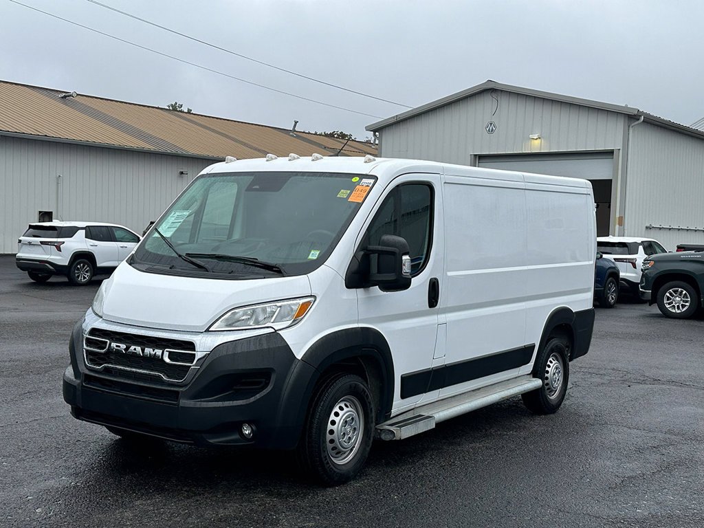 Used 2025 White Ram Base image 8