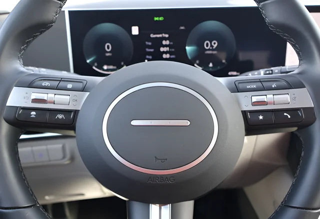 Used 2025 Gray Hyundai SEL Convenience image 13