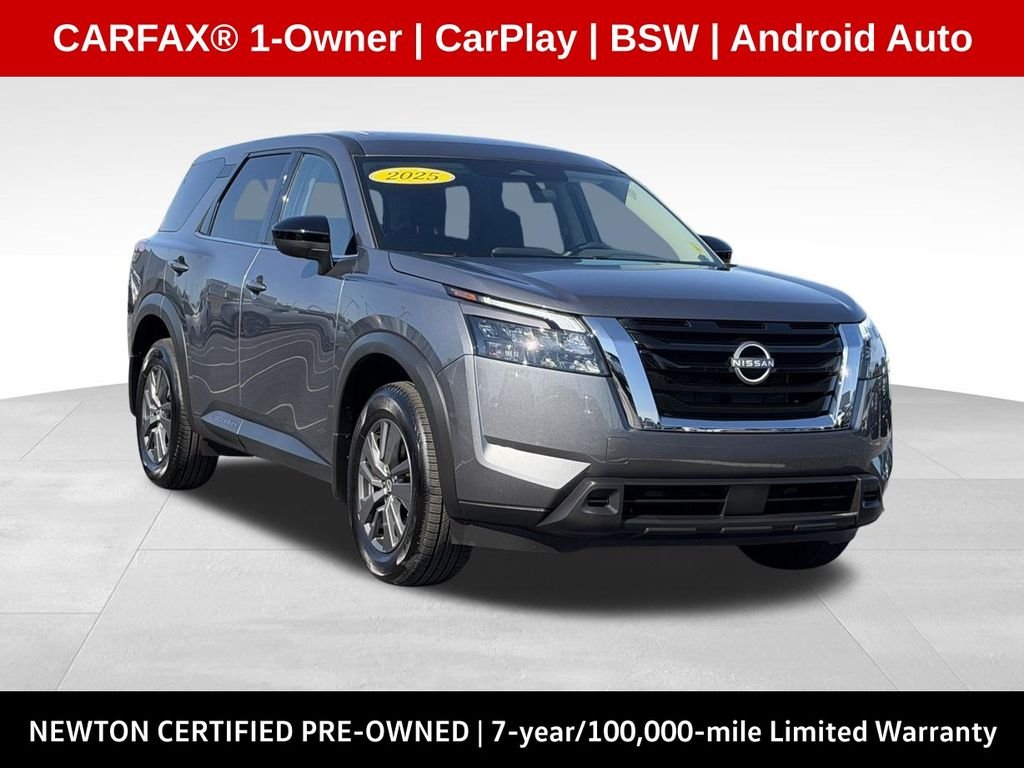2025 Nissan Pathfinder S 2WD's photo