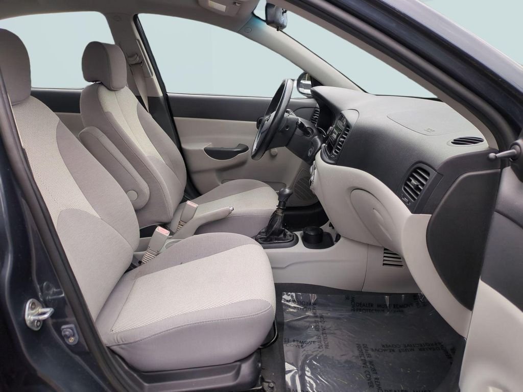 2009 Hyundai Accent GLS - Photo 26
