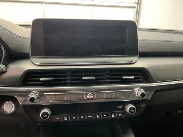 Used 2022 Black Kia LX image 12