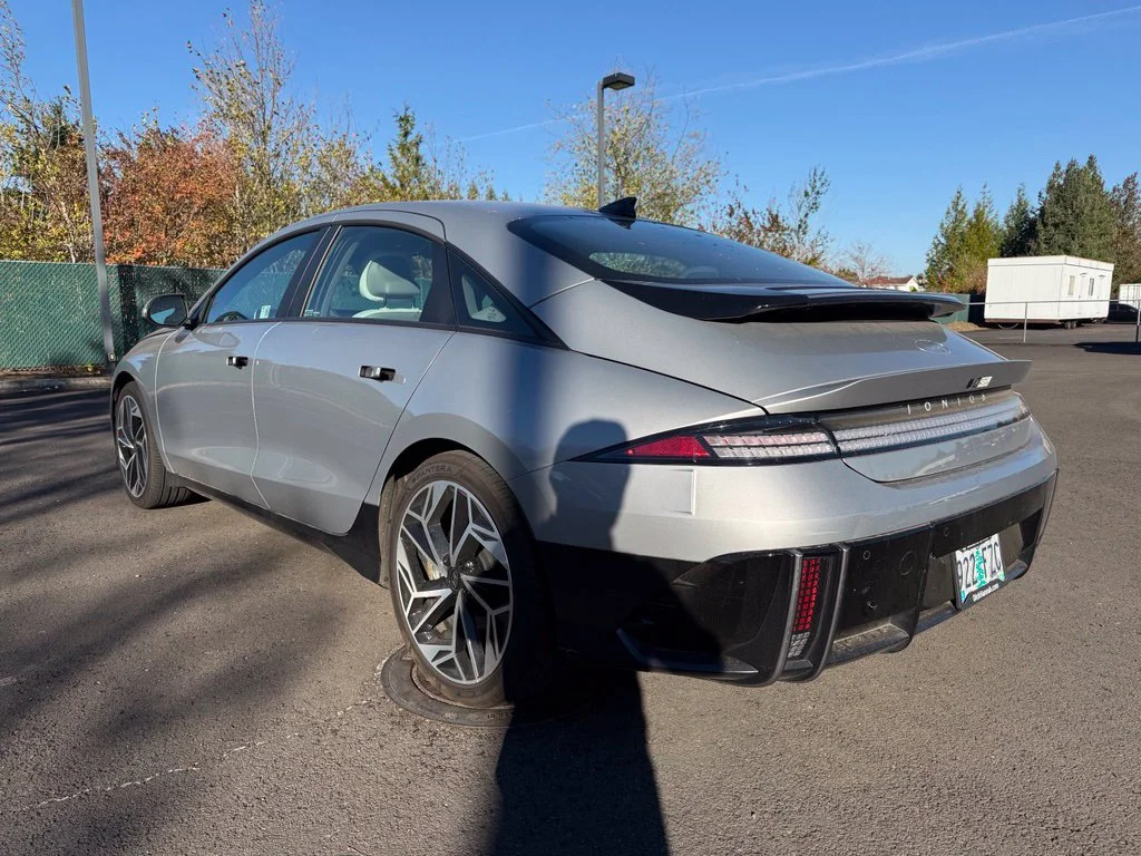 Used 2025 Curated Silver Hyundai SEL image 5