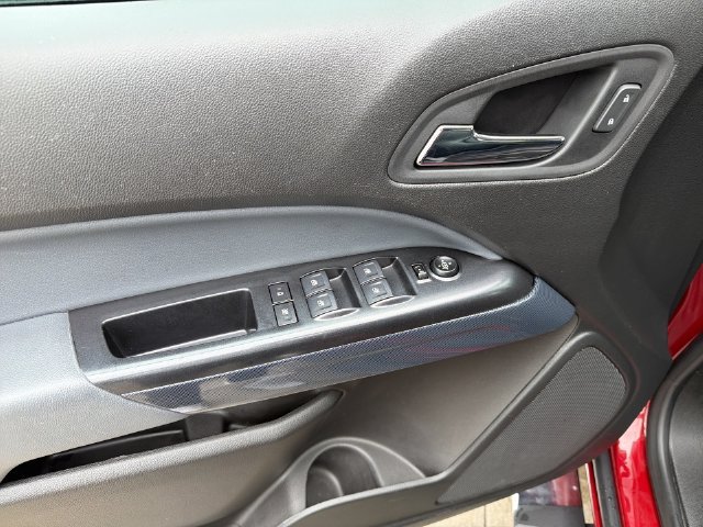 Used 2022 Red Chevrolet Z71 image 16