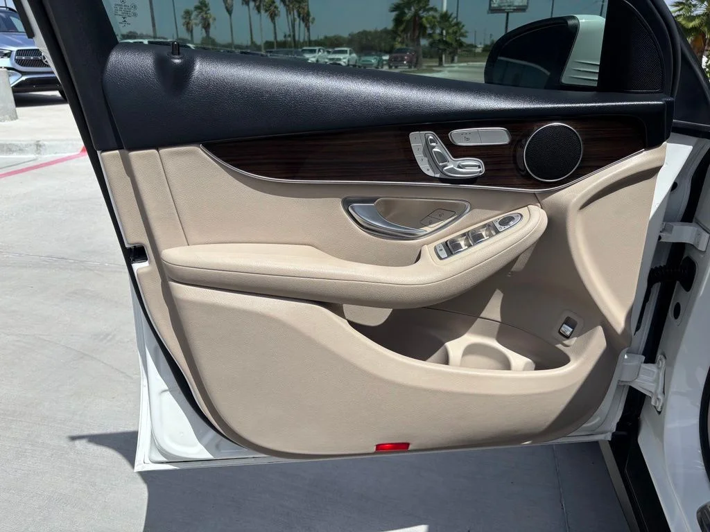 Used 2019 White Mercedes-Benz GLC 300 image 8