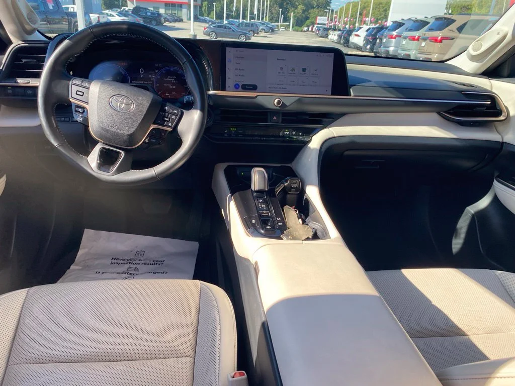 Used 2025 White Toyota Limited image 9