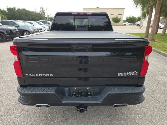 Used 2022 Black Chevrolet High Country image 4