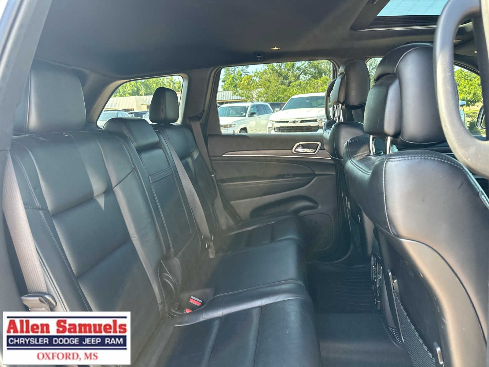 Used 2022 Bright White Clearcoat Jeep Limited image 40