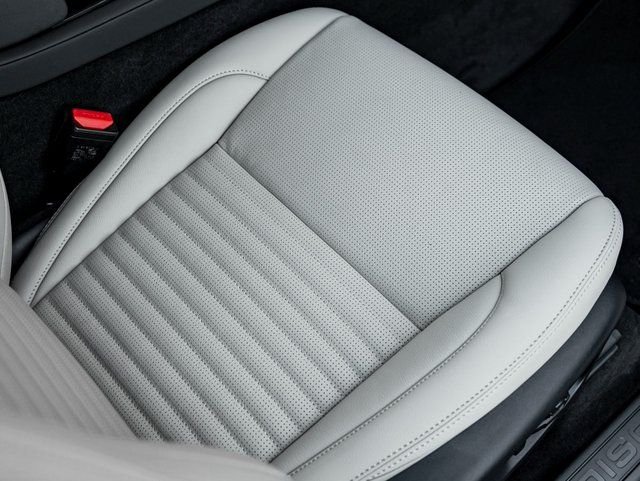 New 2025 Fuji White Land Rover S image 28