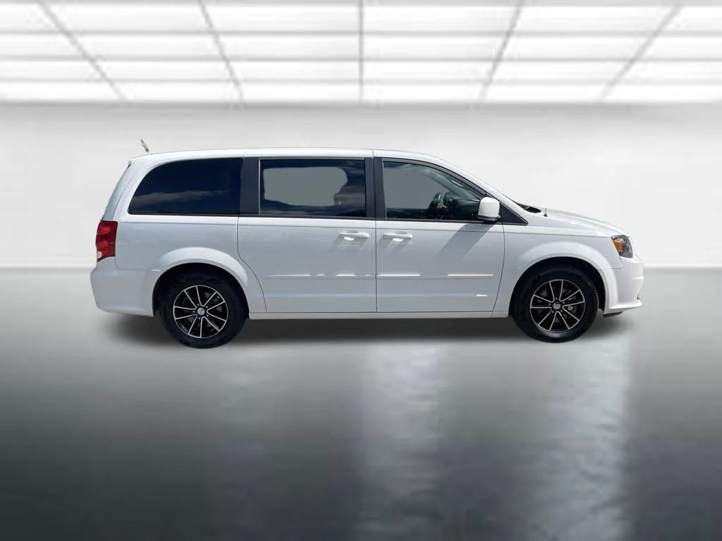 Used 2017 White Dodge SE Plus image 6