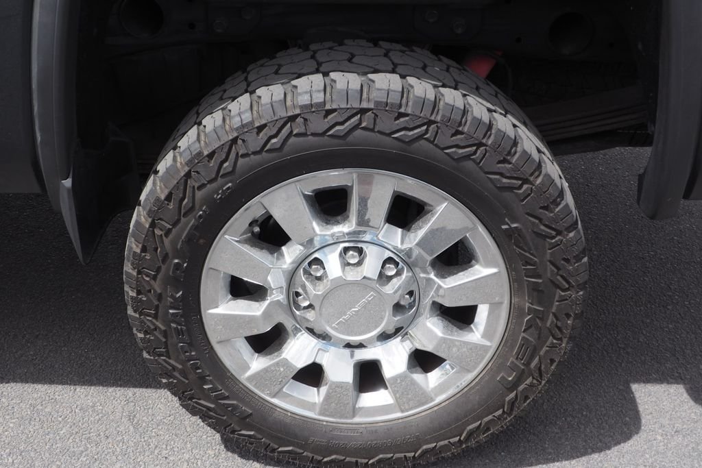 Used 2017 Gray GMC Denali image 9