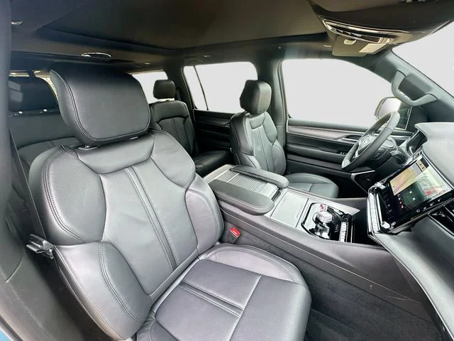 New 2026 Steel Blue Jeep Limited Altitude image 37