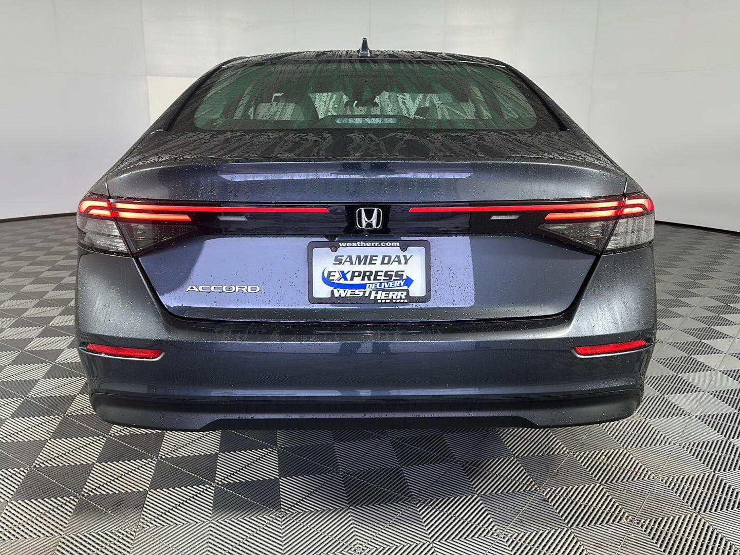 Used 2024 Meteorite Gray Metallic Honda EX image 6