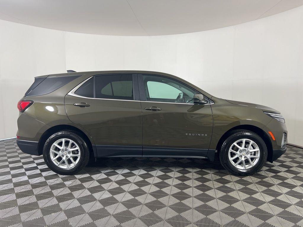 Used 2024 Bronze Metallic Chevrolet LT image 30