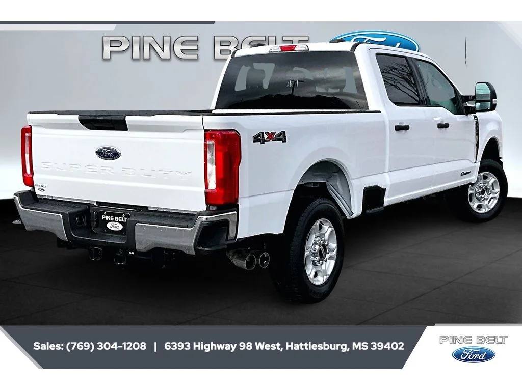 New 2026 Oxford White Ford F-250® XLT image 11