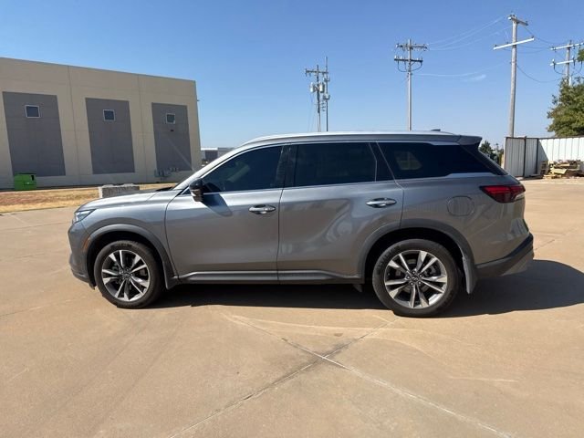 Used 2022 Graphite Shadow INFINITI LUXE image 8
