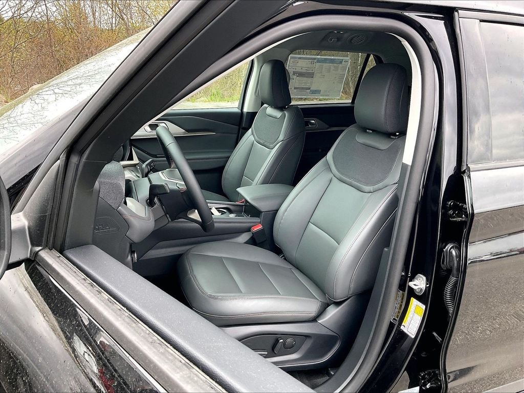 New 2026 Black Ford Active image 11