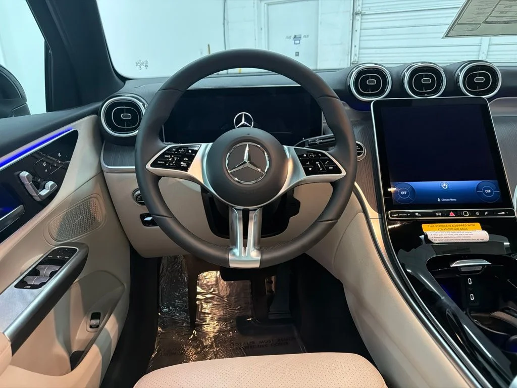 New 2027 Black Mercedes-Benz GLC 300 image 22