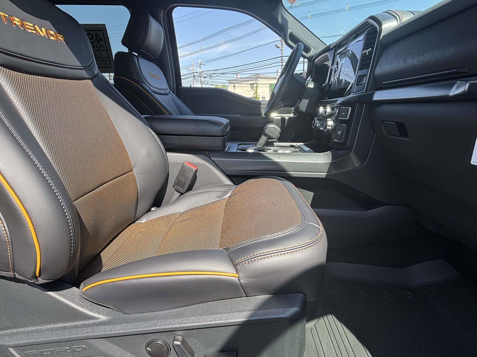 New 2026 Agate Black Metallic Ford Tremor® image 28