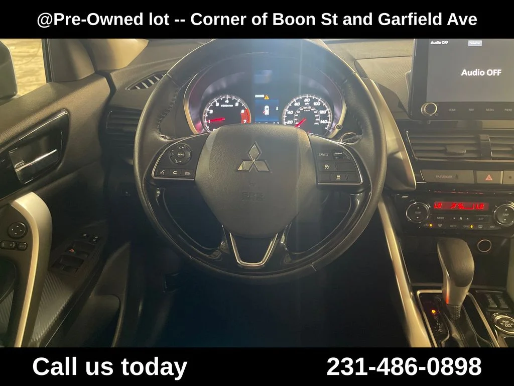 Used 2025  Mitsubishi SE image 16