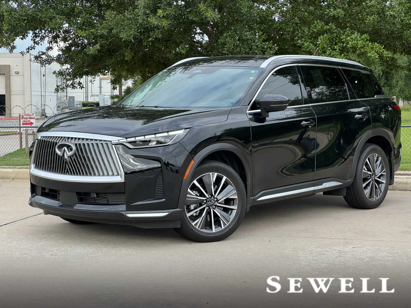 Certified Used 2026 Mineral Black INFINITI LUXE image 1