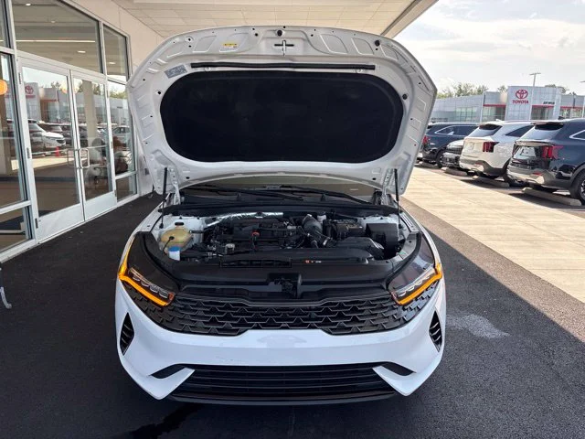 Certified Used 2022 White Kia LXS image 31
