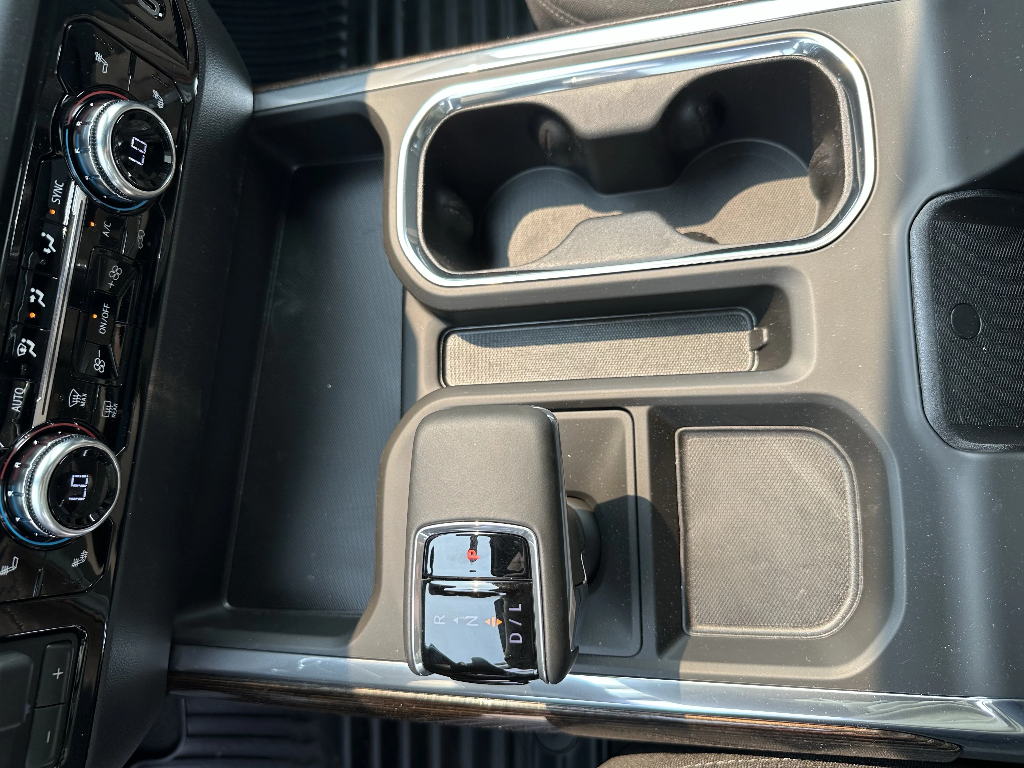 New 2026 Sterling Metallic GMC Elevation image 16