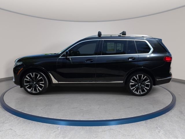 Used 2021 Black BMW xDrive40i image 9