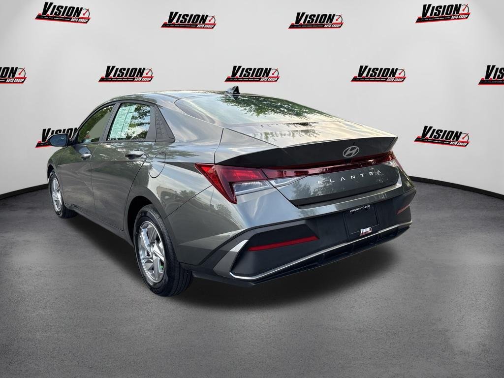 New 2026 Gray Hyundai SE image 7