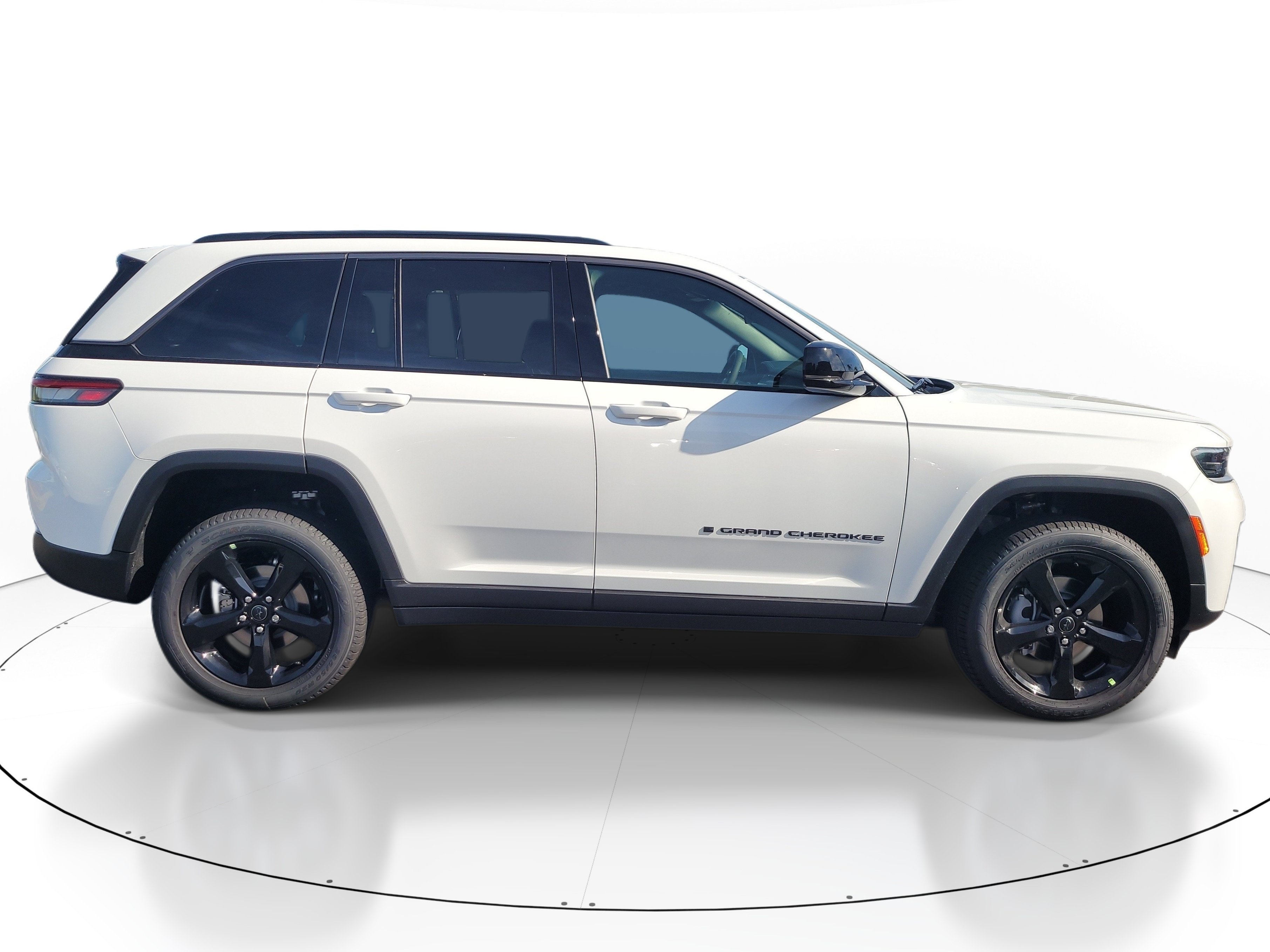New 2027 Bright White Clear-Coat Paint Jeep Limited image 5