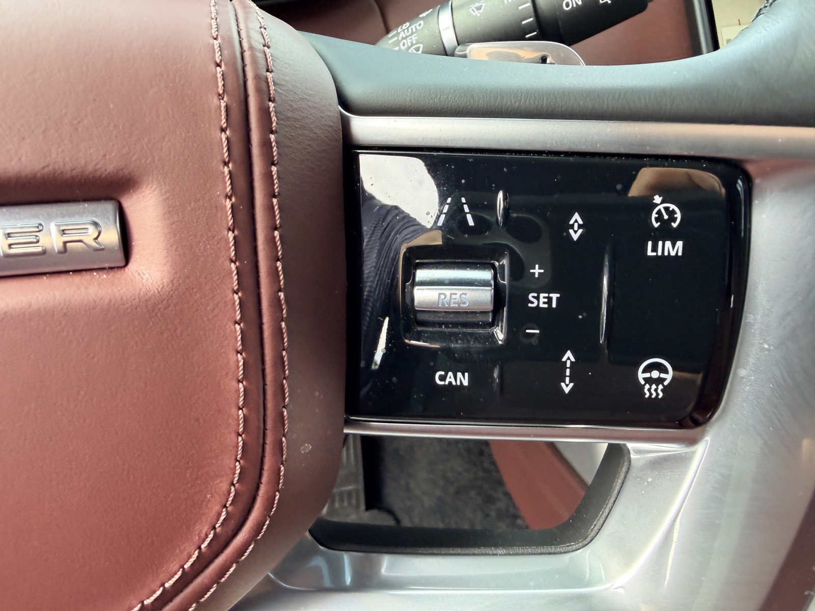 Used 2025 Fuji White Land Rover Autobiography image 15